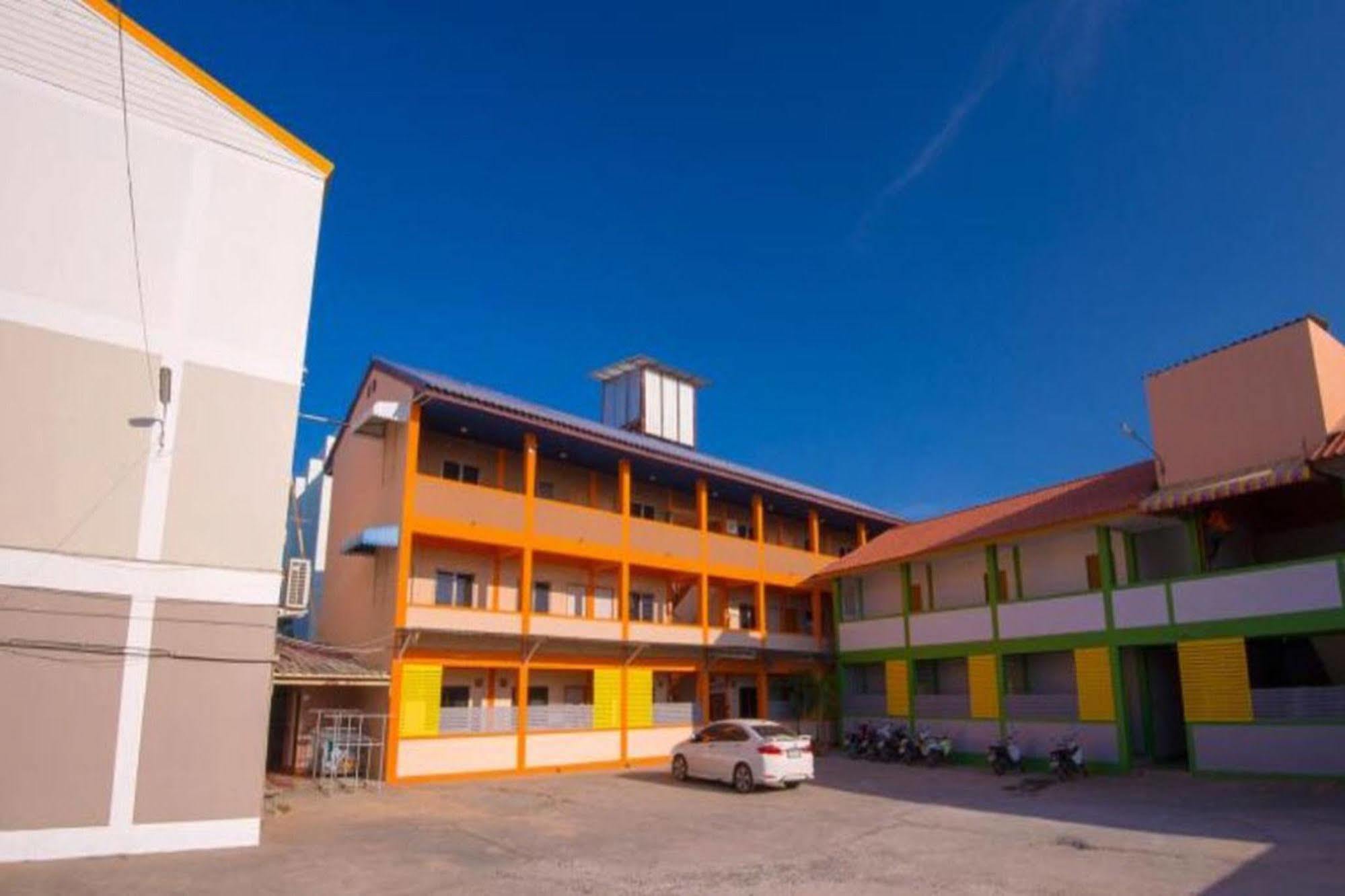 S1 City Hotel Buriram Eksteriør bilde